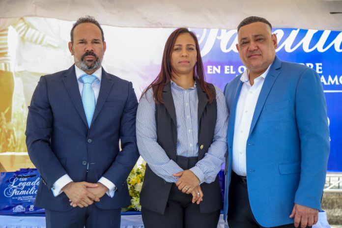 PRINCIPAL Alexis París, Raquel Cuesto y Joaquin Hilario