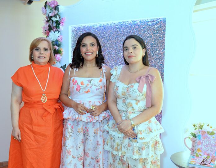 DSC_6380 Ojo principàl. Rommy Grullon, Rommy Pichardo y Shantal Mateo Grullon.