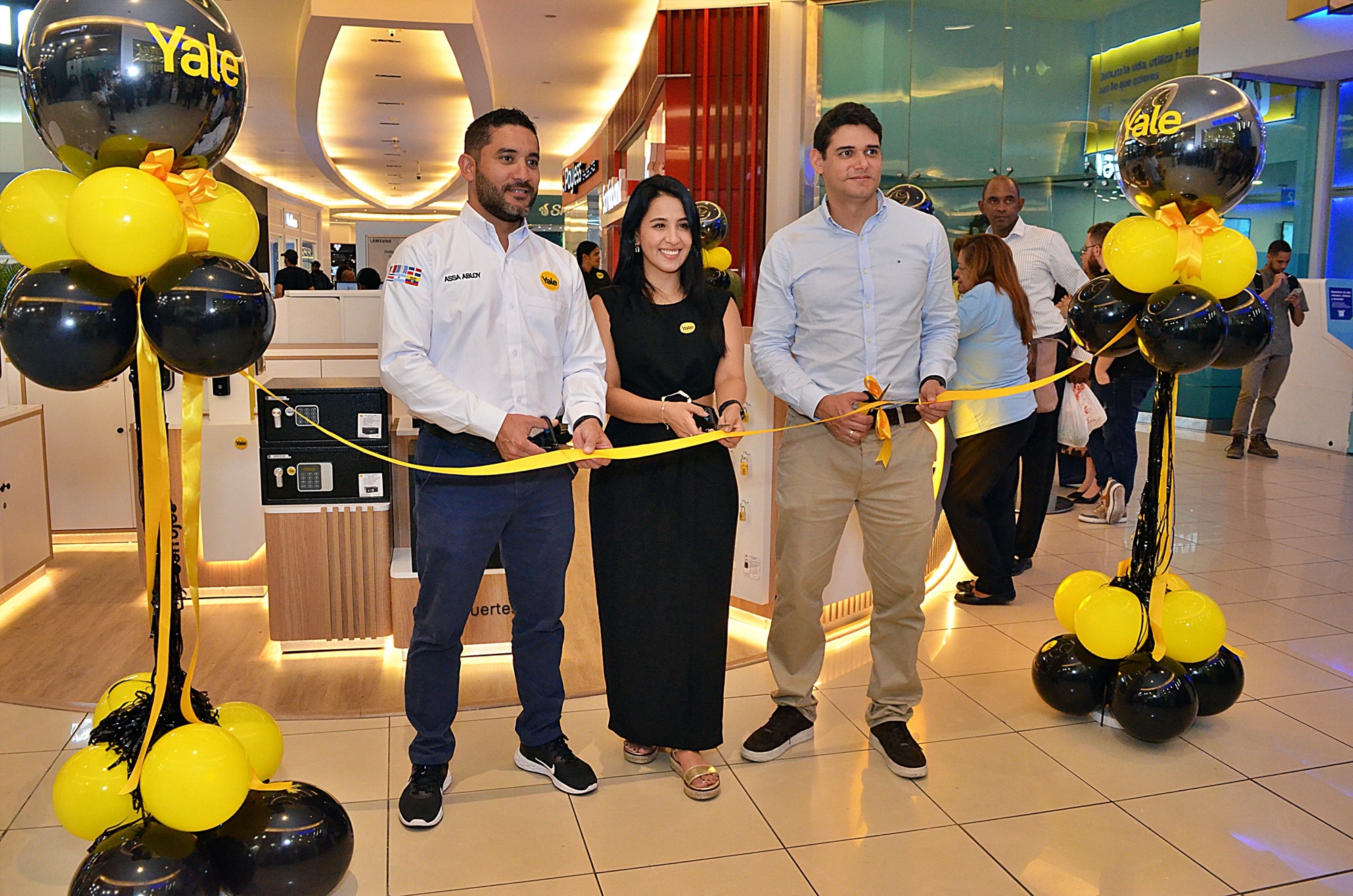 Yale llega al Caribe con su nueva tienda en Ágora Mall