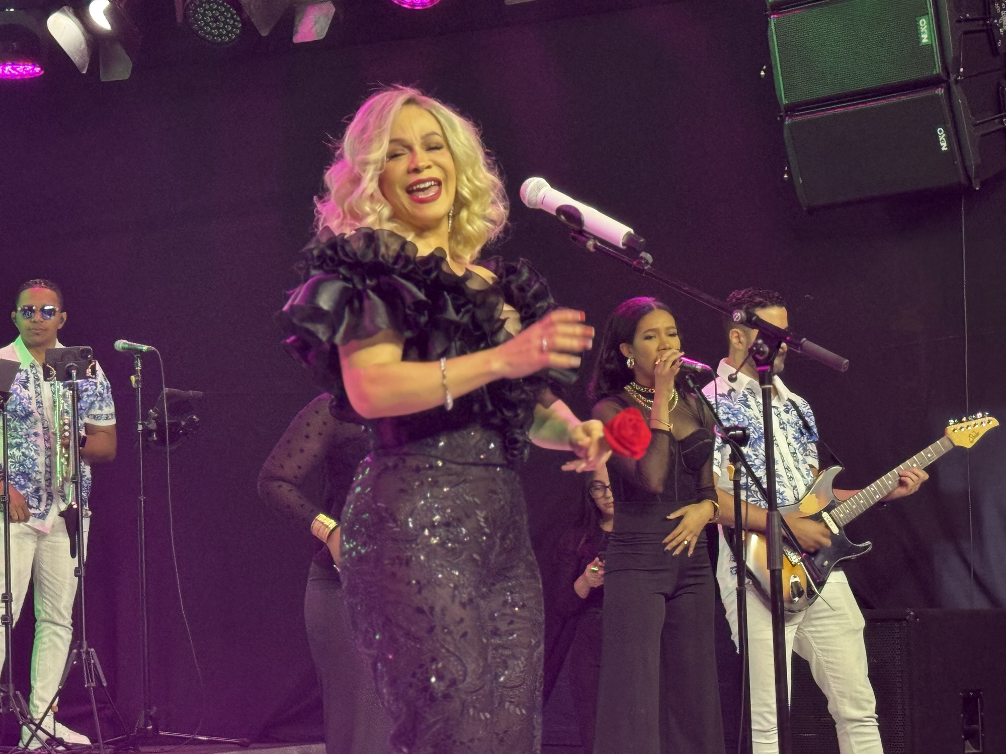 Miriam Cruz llevó su poderío artístico al fenómeno digital “La Casa de Alofoke”